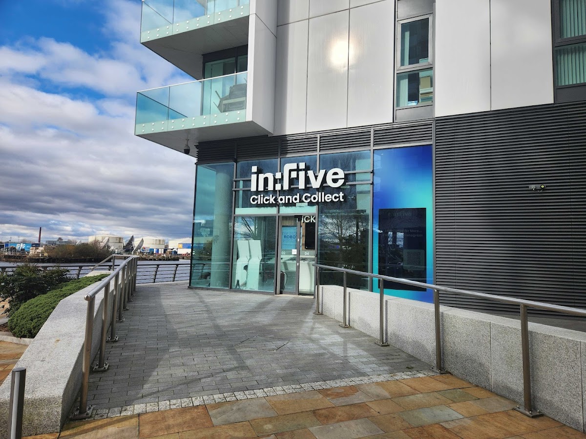 in:Five Click & Collect Convenience Store