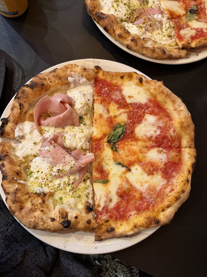 Conni's Pizza Bar & Bakery