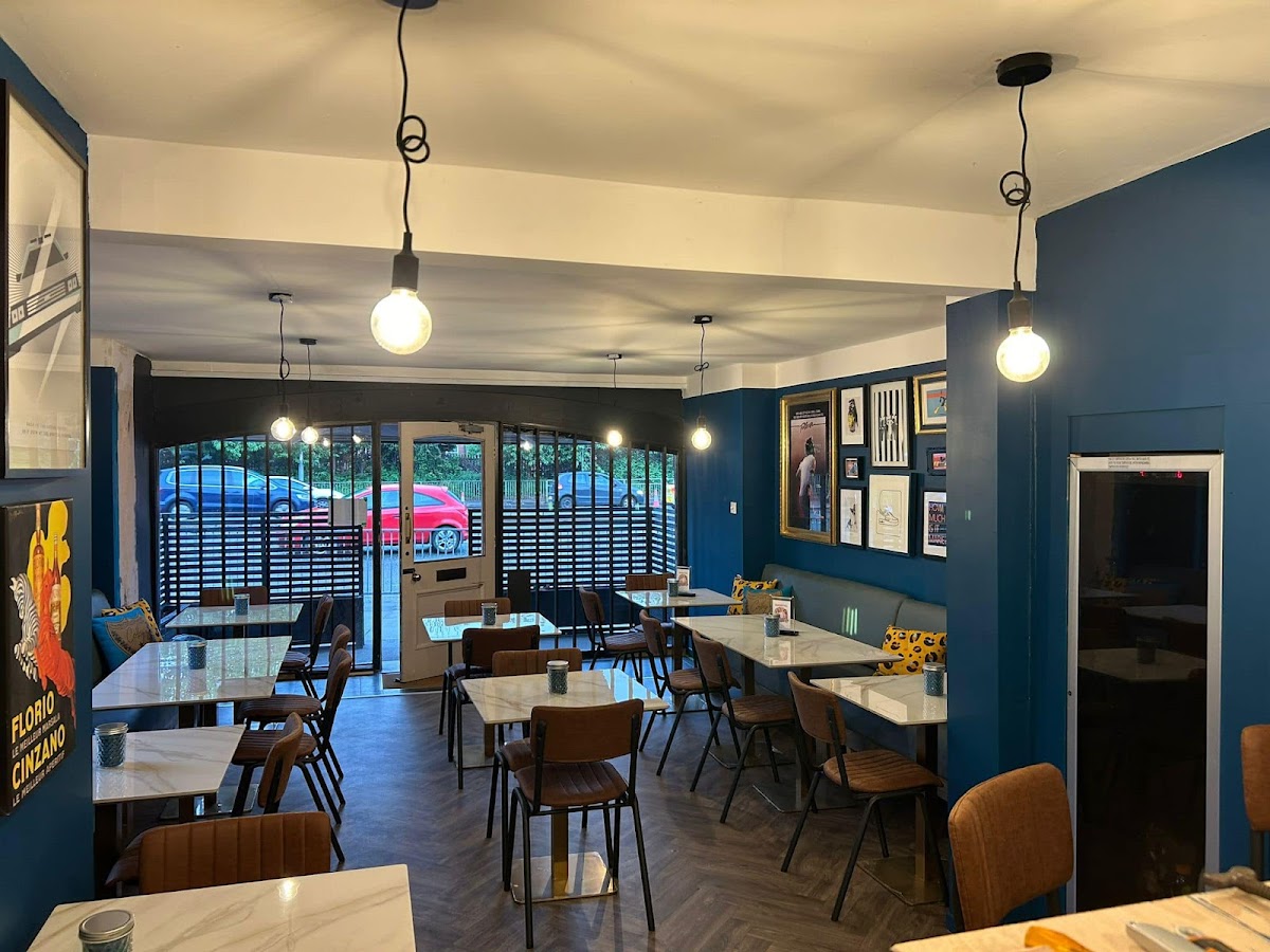 Colbys, Stretford
