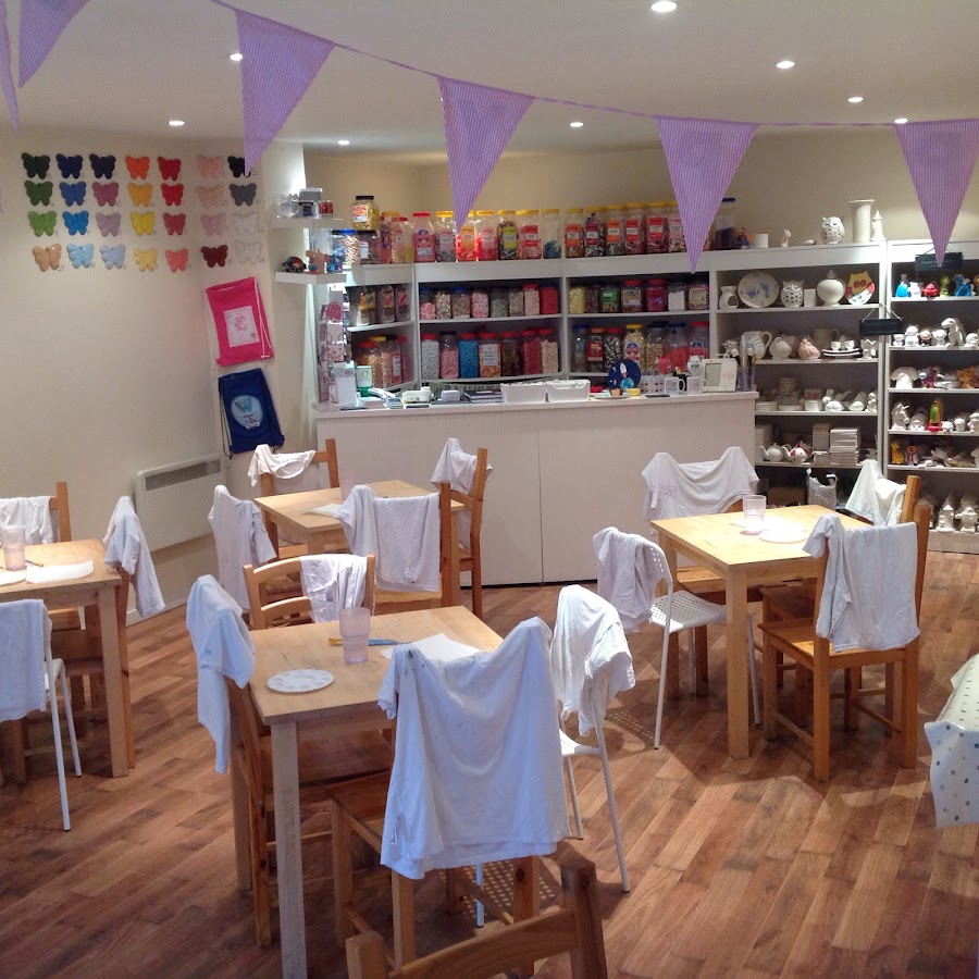 Minikin Paint a Pot Family Art Studio
