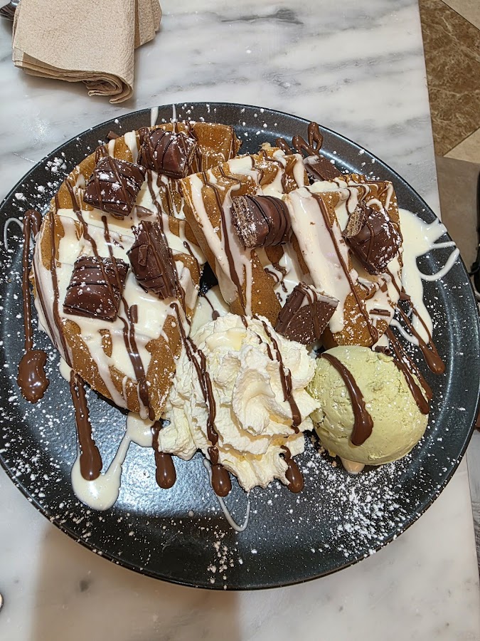 CREMA DOLCE Coffee and Desserts