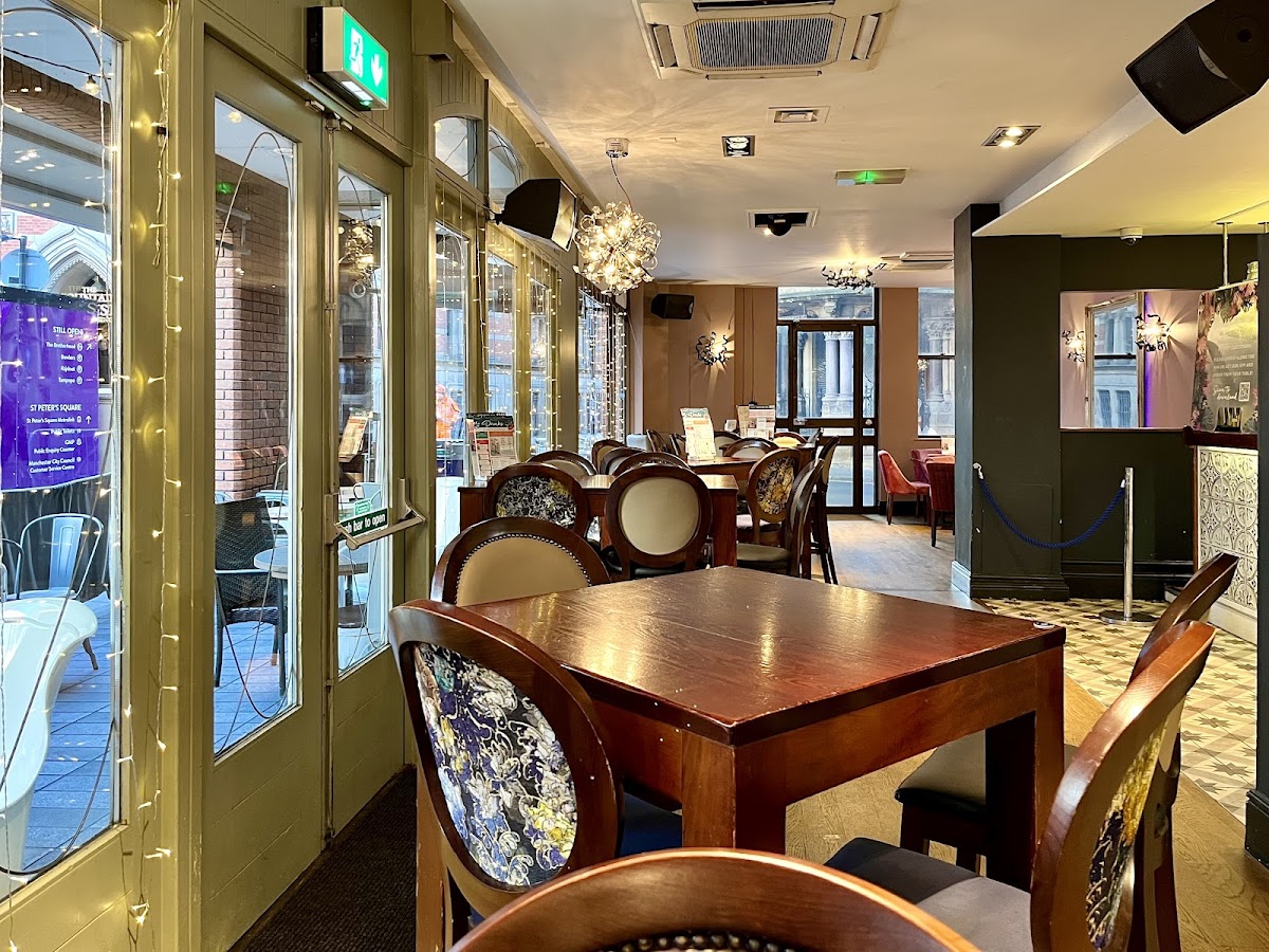 Slug & Lettuce - Albert Square Manchester