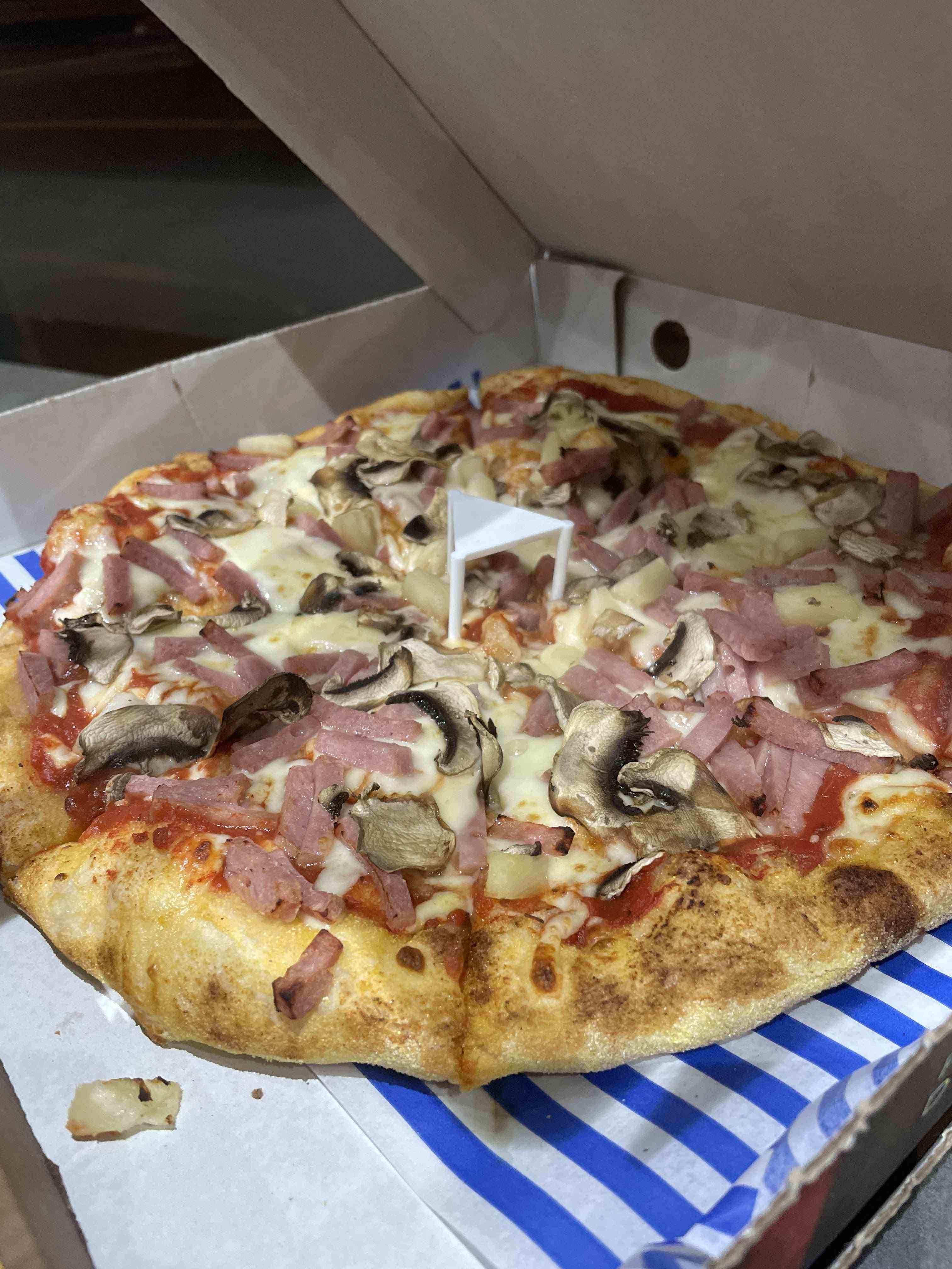 Pizzology – Pizza & Burger Takeaway photo 2