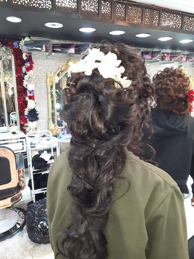 Roop Beauty Salon & Brow Bar