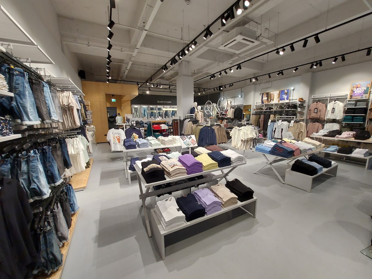 JACK & JONES