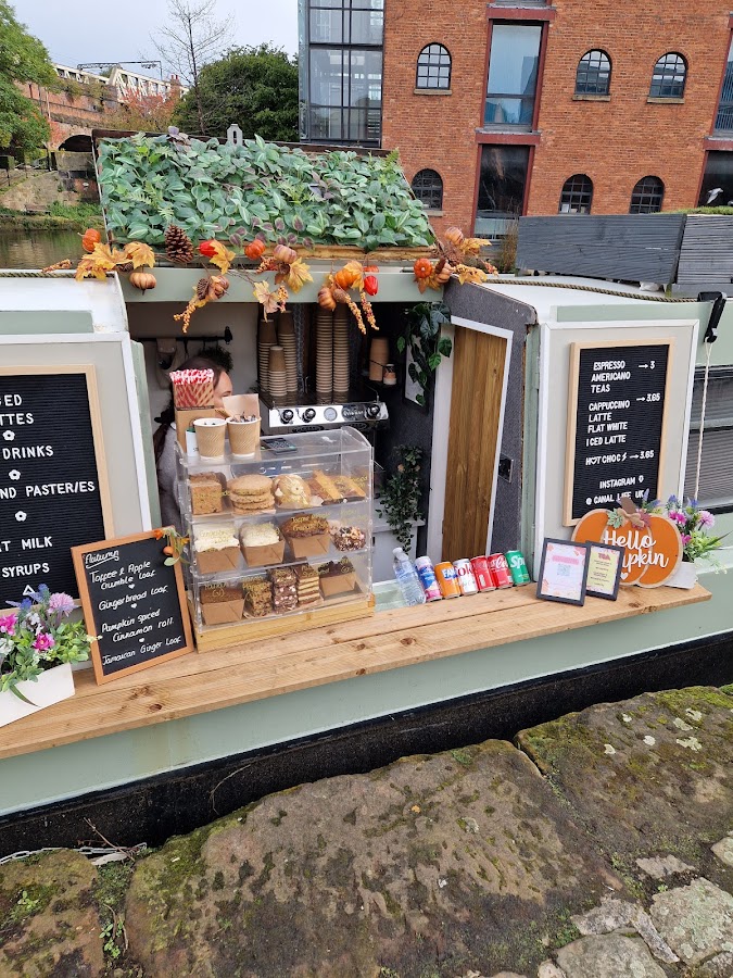 The coffee & cake boat