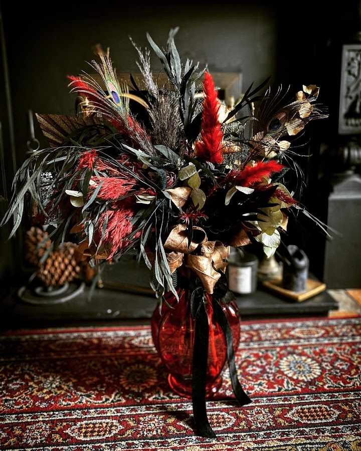 Black Raven Flowers and Curiosities