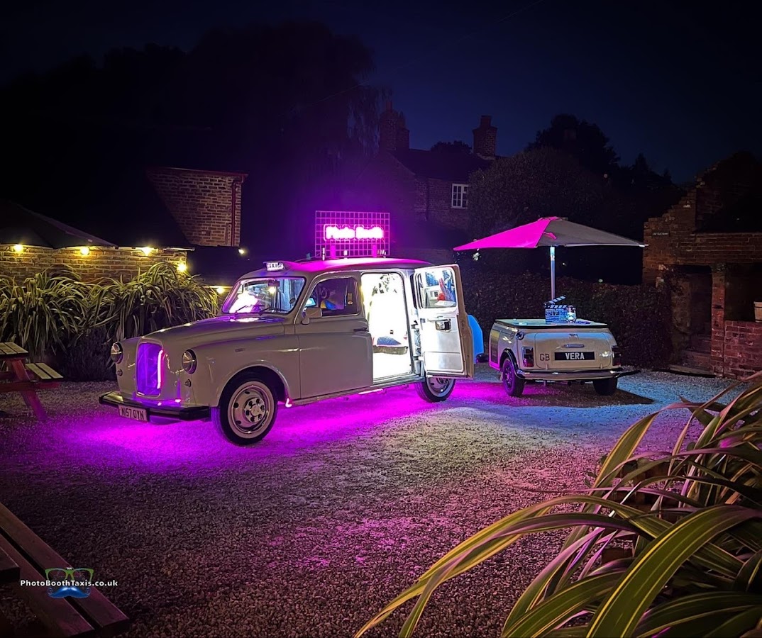 Photo booth Hire / Photo Booth Taxis