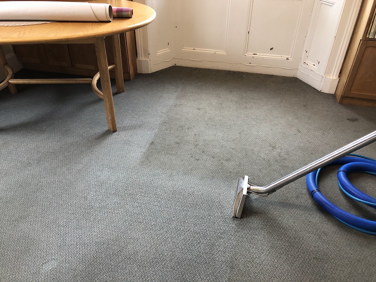 Rayson’s Carpet Cleaning
