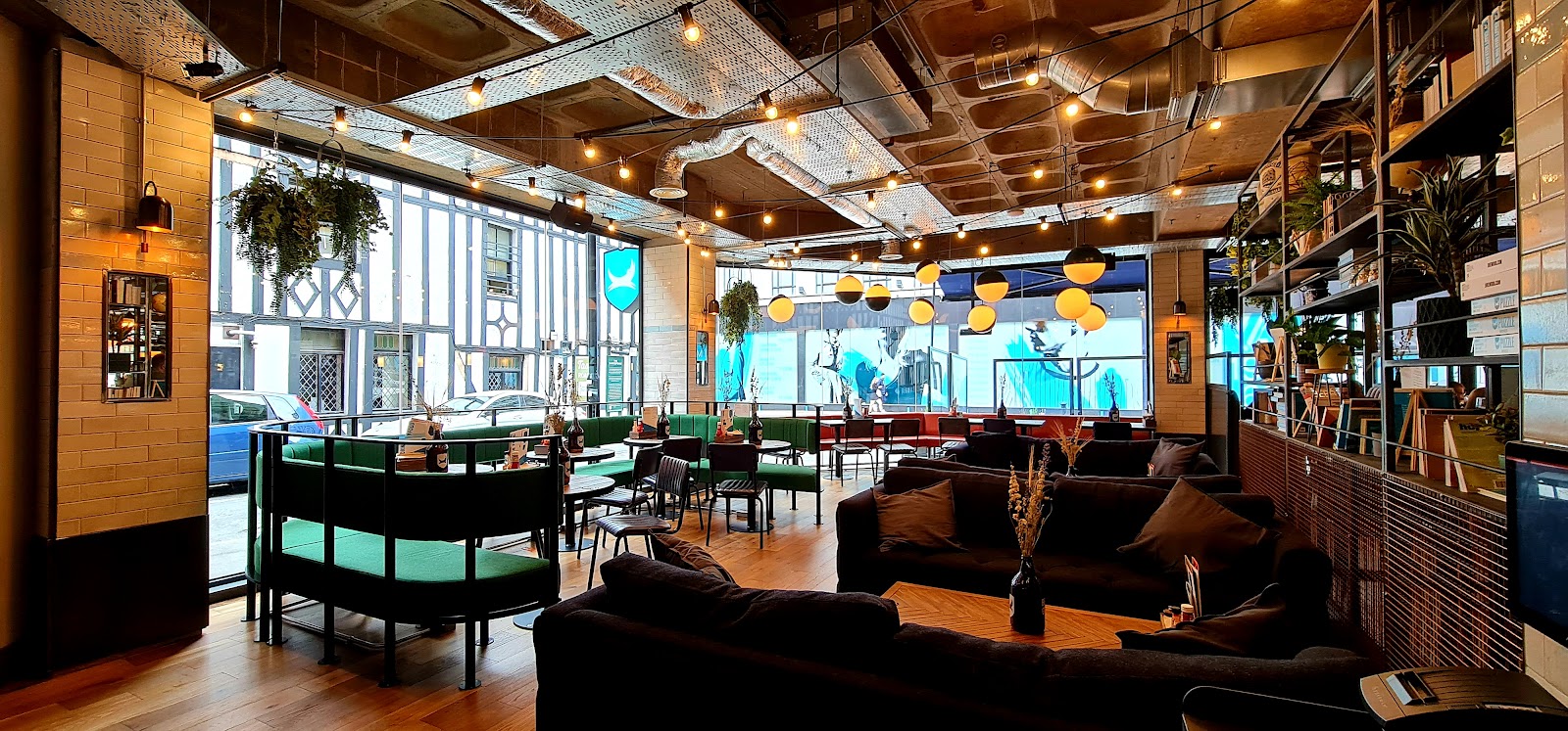 Brewdog DogHouse Manchester Bar \& Rooftop