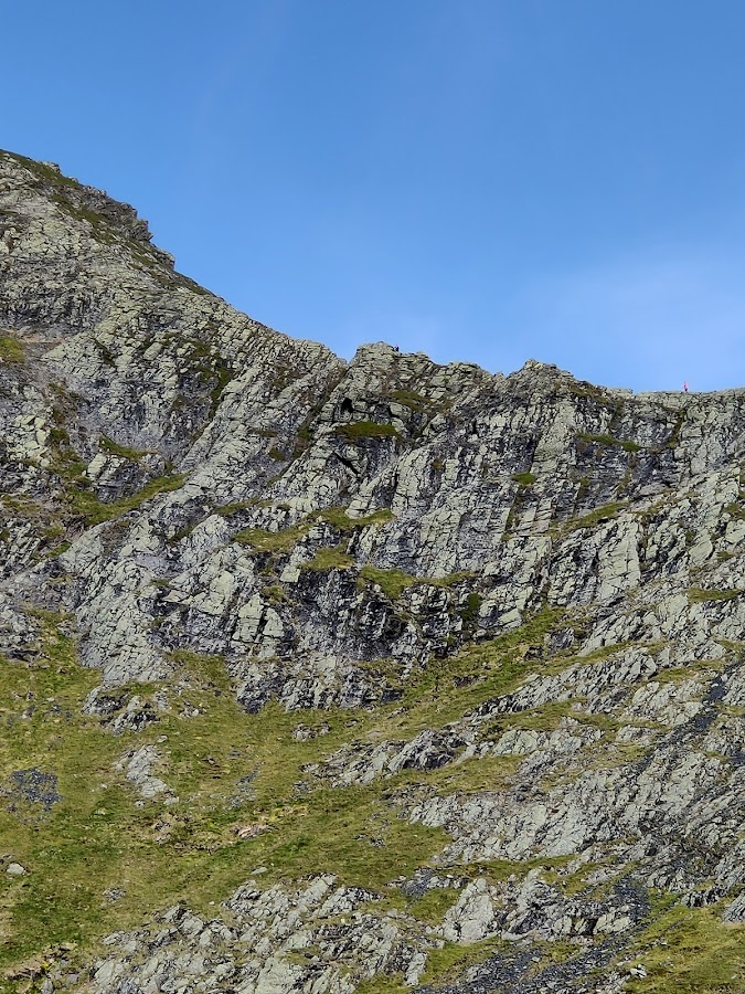 Sharp Edge Construction
