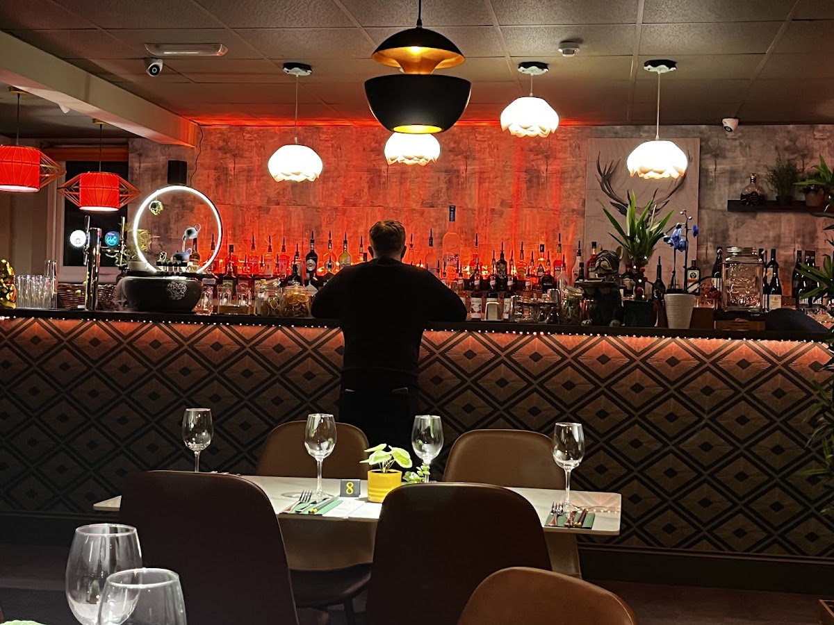 Water Lily Restaurant & Bar