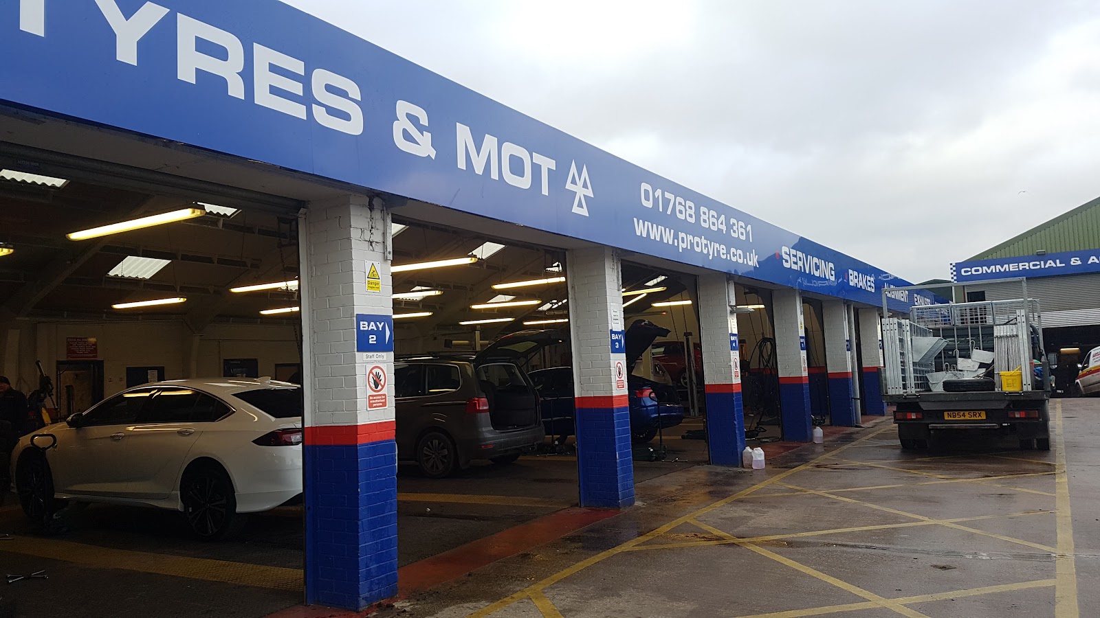 Harold's Tyres - Team Protyre
