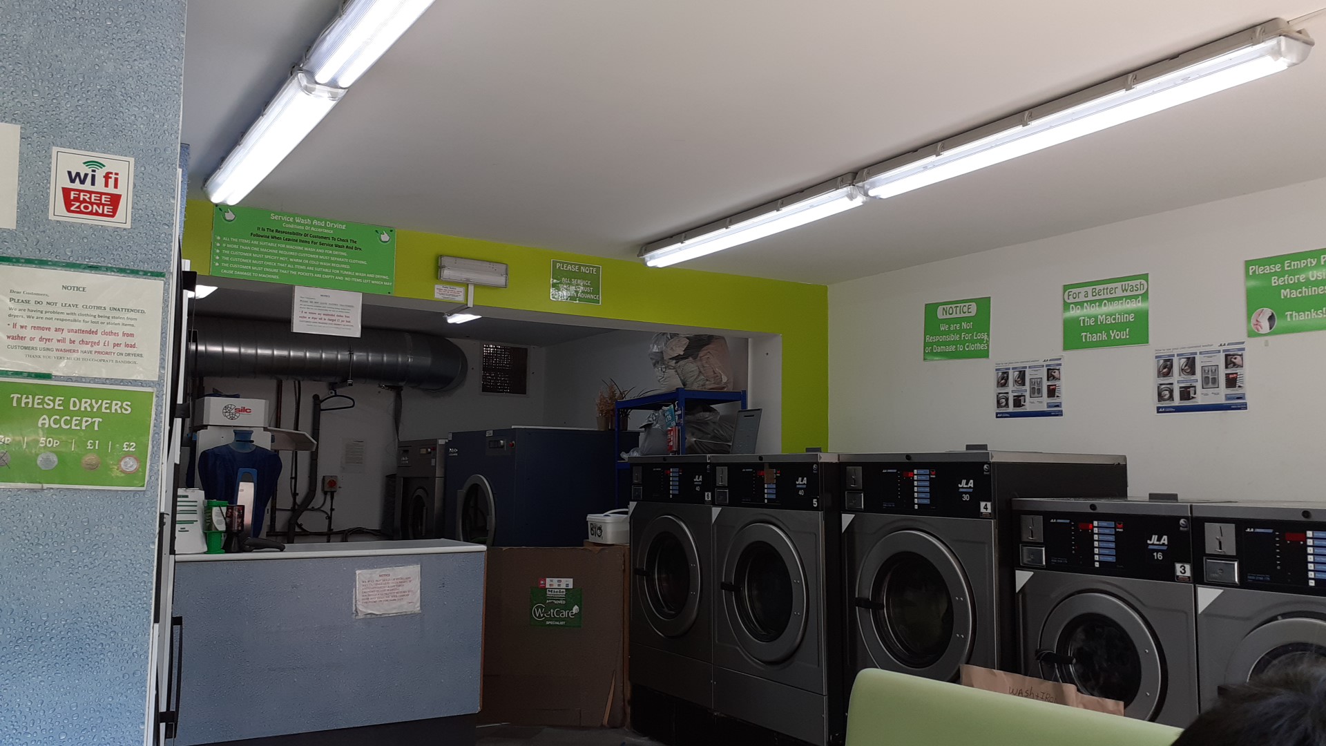Bandbox Laundry and Dry cleaners photo 2