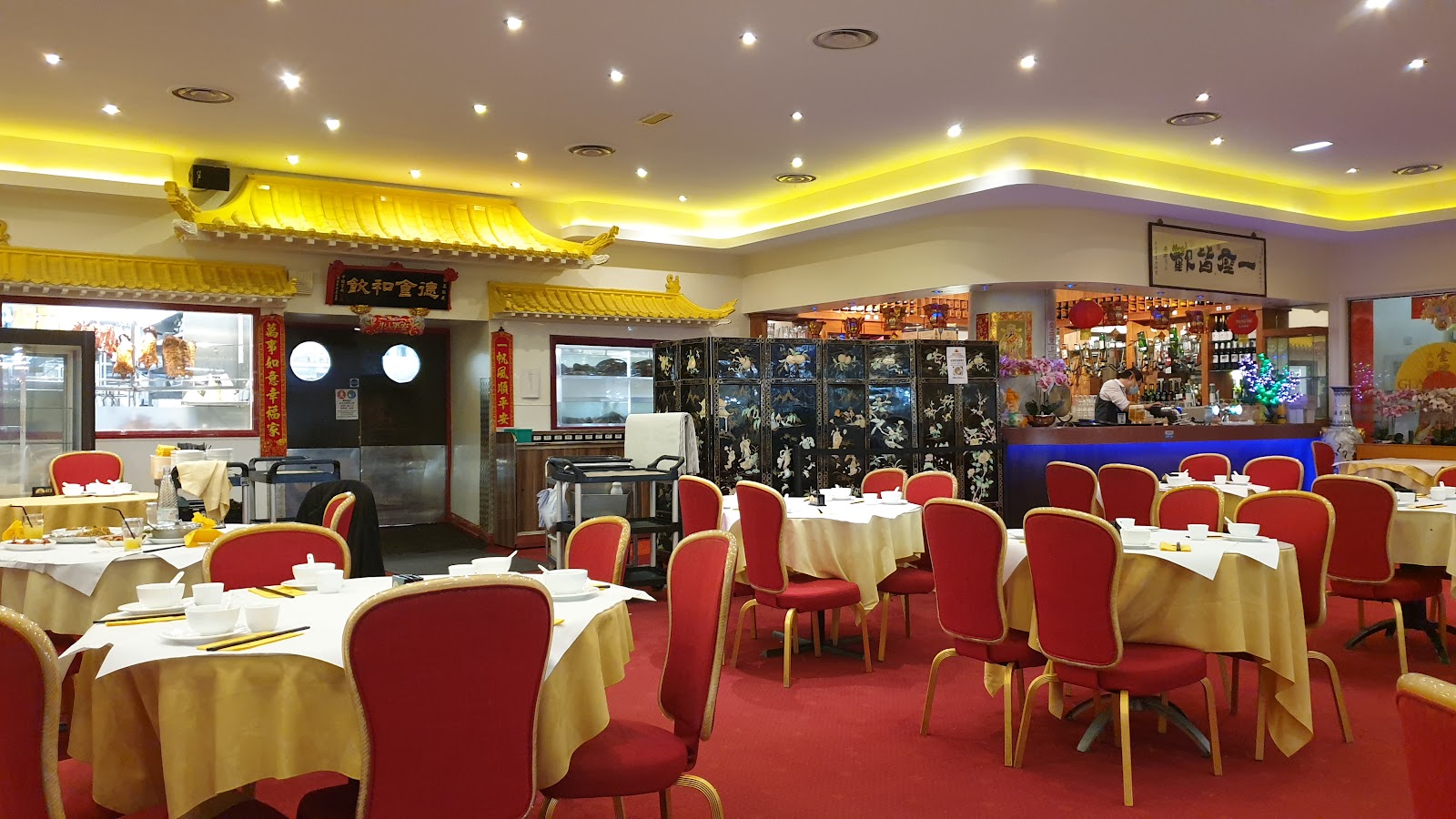 Glamorous Chinese Restaurant